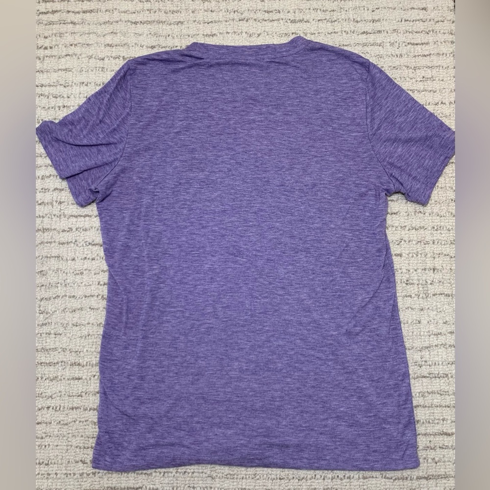 Tangled vibes tshirt for women - size small - Picture 2 of 5